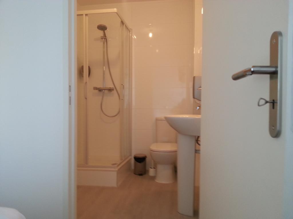 Bull'It Hotel Saint-Genis-Laval Kamer foto